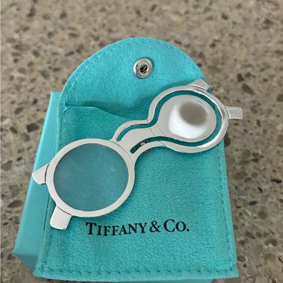 Vintage Tiffany Bookmark/Magnifier. Whimsical Eyeglass shape - Picture 5 of 6